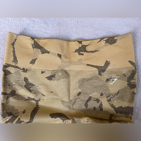 Gymshark Camo Workout Set - Picture 12 of 13